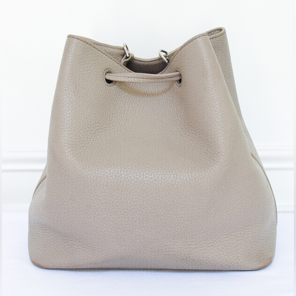 Tory Burch Pebbled Leather Drawstring Bucket Bag in Taupe - Picture 5 of 16